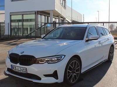 Weiß Gebraucht 2020 BMW 320 Advantage Kombi | 28.500 € (Teuer)