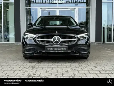 Gebraucht Mercedes C300 Avantgarde 265 PS (194 kW) 2025 Schwarz Limousine