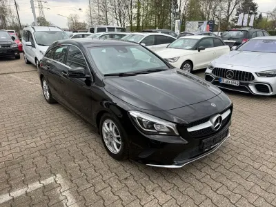 Gebraucht Mercedes CLA200 Shooting Brake 136 PS (100 kW) 2017 Schwarz Kombi