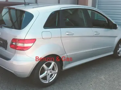 Gebraucht Mercedes B180 116 PS (85 kW) 2010 Silber Van / Kleinbus