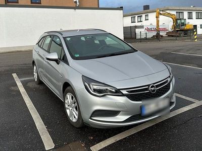 Gebraucht Opel Astra Edition 101 PS (74 kW) 2016 Silber Kombi