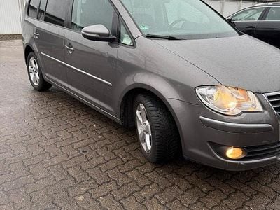 Gebraucht VW Touran 140 PS (102 kW) 2010 Grau Van / Kleinbus