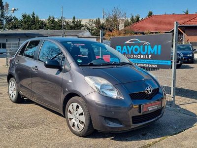 Gebraucht Toyota Yaris Cool 90 PS (66 kW) 2011 Grau Kleinwagen