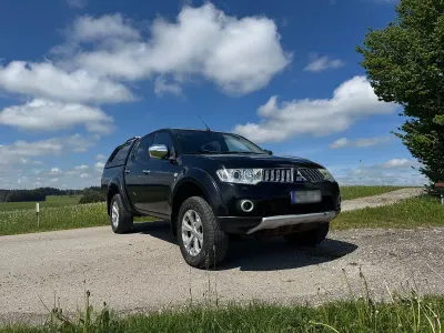 Używany Mitsubishi L200 178 KM (130 kW) 2013 Czarny Pickup