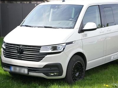 Second-hand VW Multivan Generation Six 204 CP (150 kW) 2021 Alb Monovolum
