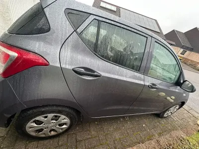 Gebraucht Hyundai i10 Classic 67 PS (49 kW) 2016 Grau Kleinwagen