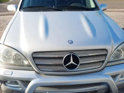 Gebraucht Mercedes ML270 163 PS (119 kW) 2005 Silber SUV