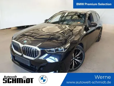 Gebraucht BMW 540 M Sport 303 PS (222 kW) 2025 Carbon schwarz Kombi