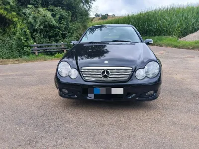 Gebraucht Mercedes C180 143 PS (105 kW) 2007 Schwarz Coupé
