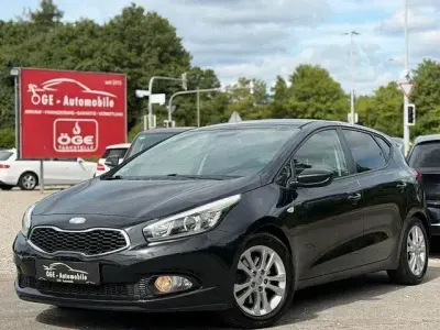 Gebraucht Kia Ceed Edition 7 128 PS (94 kW) 2013 Black pearl Kleinwagen