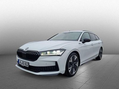 Gebraucht Skoda Superb SportLine 150 PS (110 kW) 2026 Kristallweiß uni Kombi