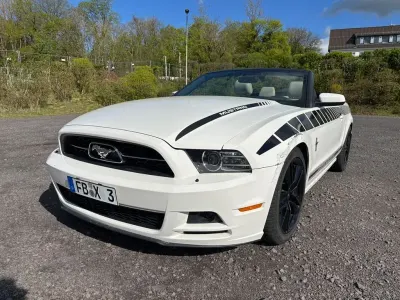 Gebraucht Ford Mustang 306 PS (225 kW) 2012 Weiß Cabrio