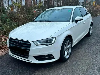 Gebraucht Audi A3 105 PS (77 kW) 2013 Weiß Kleinwagen