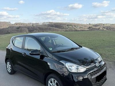 Gebraucht Hyundai i10 87 PS (63 kW) 2020 Schwarz Kleinwagen