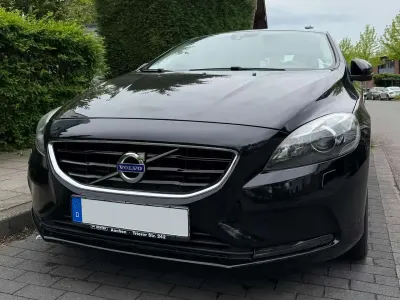 Gebraucht Volvo V40 Summum 122 PS (89 kW) 2015 Schwarz