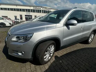 Używany VW Tiguan Team 140 KM (102 kW) 2010 Srebrny SUV