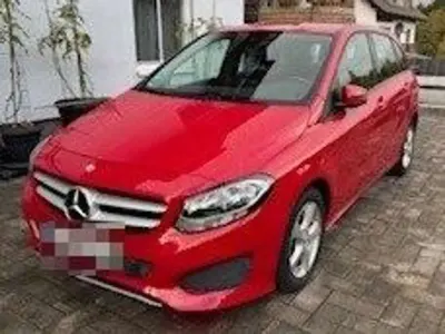 Gebraucht Mercedes B180 122 PS (89 kW) 2015 Rot Kleinwagen