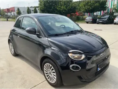 Gebraucht Fiat 500e Action 69 kW (95 PS) 2023 Onyx schwarz) (schwarz Kleinwagen