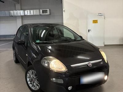 Gebraucht Fiat Punto 70 PS (51 kW) 2011 Schwarz Kleinwagen