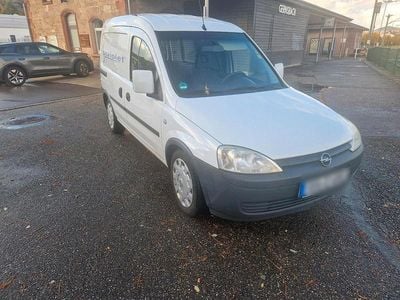 Weiß Gebraucht 2011 Opel Combo Van / Kleinbus | 2.000 €