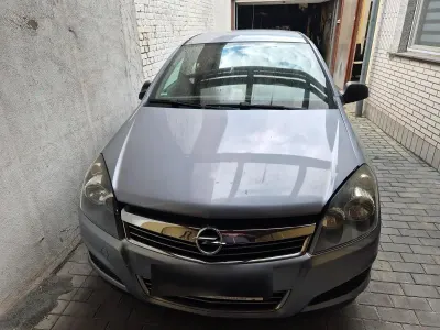 Gebraucht Opel Astra 90 PS (66 kW) 2009 Grau Kleinwagen