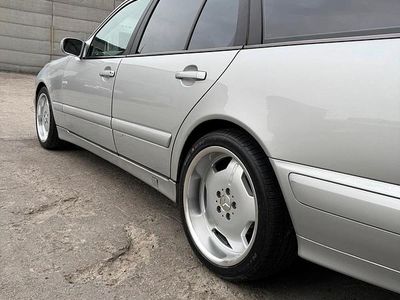 Usata Mercedes E240 170 CV (125 kW) 2000 Argento Station wagon