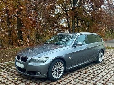 Grau Gebraucht 2012 BMW 320 Kombi | 6.000 € (Etwas zu teuer)
