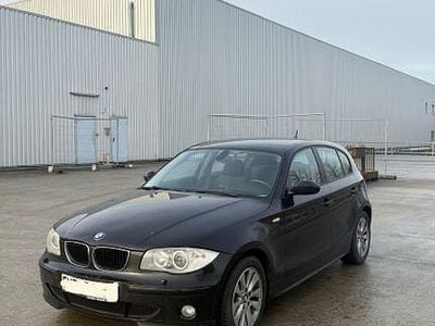 Usata BMW 118 122 CV (89 kW) 2006 Nero Utilitaria