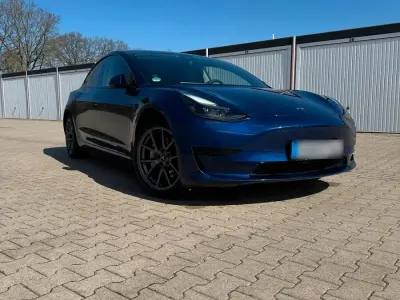 Gebraucht Tesla Model 3 Standard Range 208 kW (283 PS) 2022 Blau Limousine