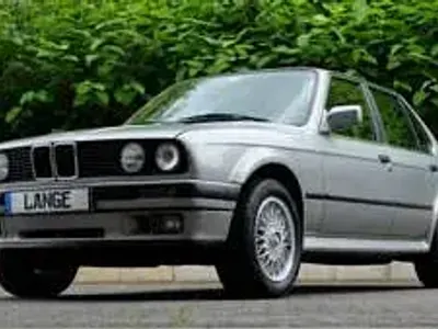Brugt BMW 325 170 HK (125 kW) 1987 Sølv Sedan