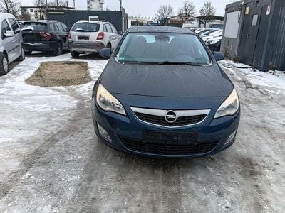 Blau Gebraucht 2010 Opel Astra Edition Limousine | 2.290 € (Guter Preis)