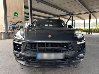 Porsche Macan S