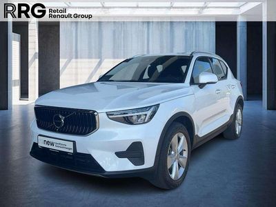 Crystal white / metallic Gebraucht 2024 Volvo XC40 Core SUV | 26.390 €