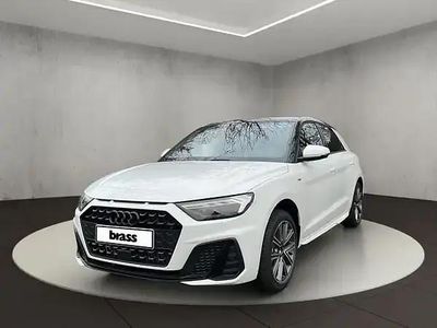 Neu Audi A1 Sportback Ambiente 116 PS (85 kW) 2025 Gletscherweiß metallic mythosschwarz met allic Kleinwagen