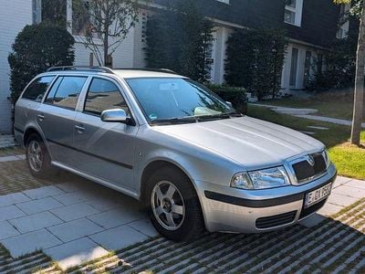 Gebraucht Skoda Octavia Tour 102 PS (75 kW) 2008 Silber Kombi
