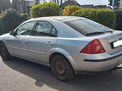 Usata Ford Mondeo Ghia 170 CV (125 kW) 2002 Argento Berlina
