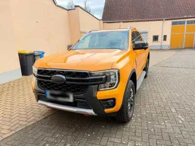 Gebraucht Ford Ranger 240 PS (176 kW) 2025 Orange Pickup