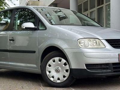 Silber Gebraucht 2004 VW Touran Van / Kleinbus | 3.499 € (Etwas zu teuer)