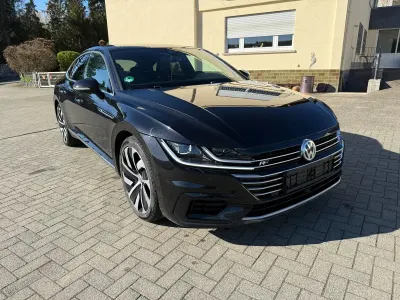 Gebraucht VW Arteon R-line 190 PS (139 kW) 2019 Deep black perleffekt Kleinwagen