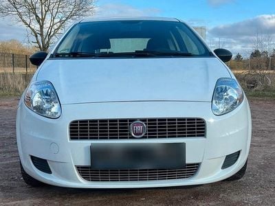 Gebraucht Fiat Punto 64 PS (47 kW) 2009 Weiß Kleinwagen