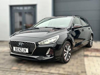 Schwarz Gebraucht 2017 Hyundai i30 Intro Edition Limousine | 8.289 € (Teuer)