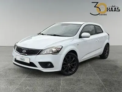 Usata Kia ProCeed DREAM-TEAM Edition 125 CV (91 kW) 2012 Bianco Utilitaria
