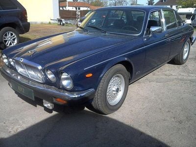 Usado Jaguar XJ12 264 HP (194 kW) 1990 Azul Sedan