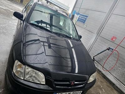Schwarz Gebraucht 2002 Mitsubishi Space Star Van / Kleinbus | 600 €