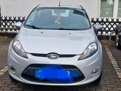 Second-hand Ford Fiesta Trend 95 CP (69 kW) 2011 Argintiu Hatchback