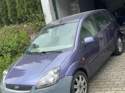 Gebraucht Ford Fiesta Ambiente 80 PS (58 kW) 2006 Violet Kleinwagen