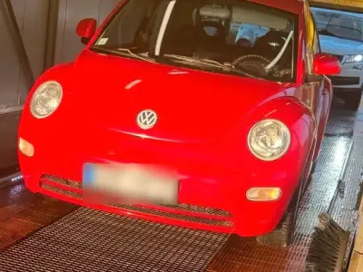 Gebraucht VW New Beetle 116 PS (85 kW) 1999 Rot Kleinwagen