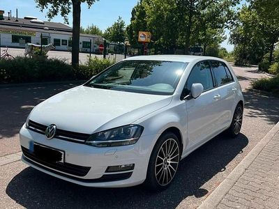 Gebraucht VW Golf VII Comfortline 105 PS (77 kW) 2015 Weiß Kleinwagen