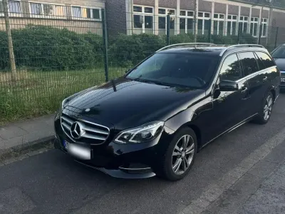 Gebraucht Mercedes E250 Avantgarde 204 PS (150 kW) 2016 Schwarz Limousine