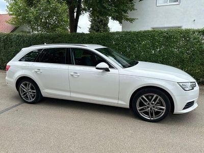 Weiß Gebraucht 2016 Audi A4 Attraction Kombi | 18.000 € (Teuer)